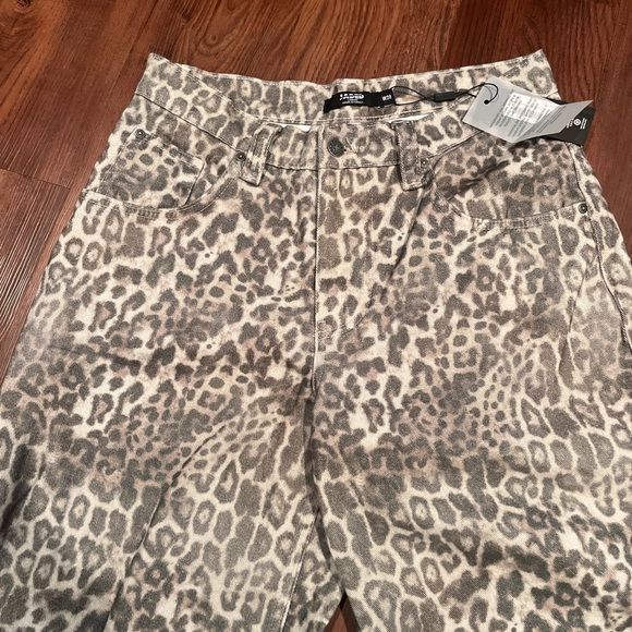 Jaded London Collossus Leopard Print Baggy Jeans - Picture 4 of 6